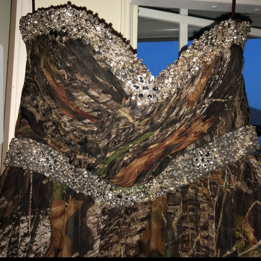 Size 16 Carrafina dress